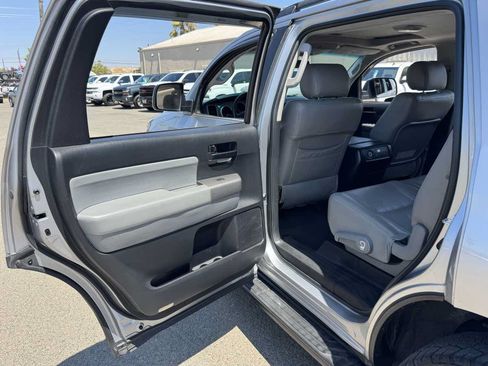 Used 2012 Toyota Sequoia SR5 AWD/4WD image 22