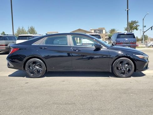 New 2026 Hyundai Elantra SEL Sport FWD image 32