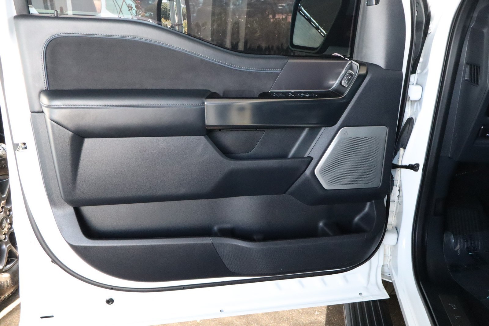Used 2024 Ford F150 Platinum w/ Equipment Group 702A High AWD/4WD image 19