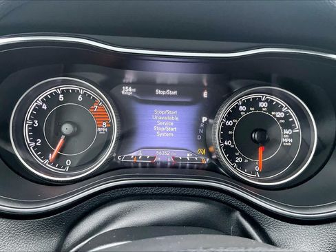 Used 2019 Jeep Cherokee Limited w/ Technology Group FWD image 25