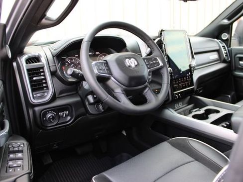 Used 2025 RAM 2500 Laramie AWD/4WD image 16