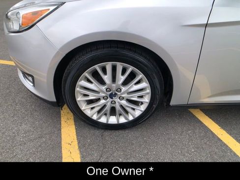Used 2017 Ford Focus Titanium FWD image 10