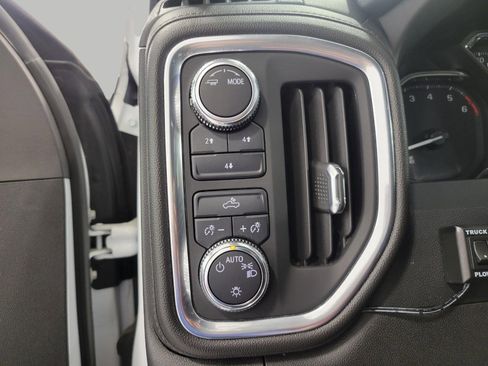 Used 2022 GMC Sierra 2500 SLE w/ X31 Off-Road Package AWD/4WD image 10