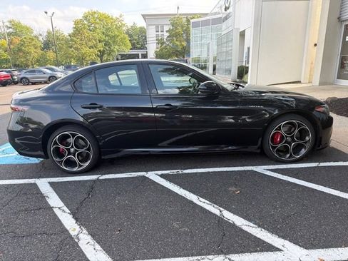 Used 2025 Alfa Romeo Giulia AWD w/ Veloce Package AWD image 10