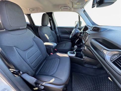 Used 2022 Jeep Renegade Latitude w/ Convenience Group image 32
