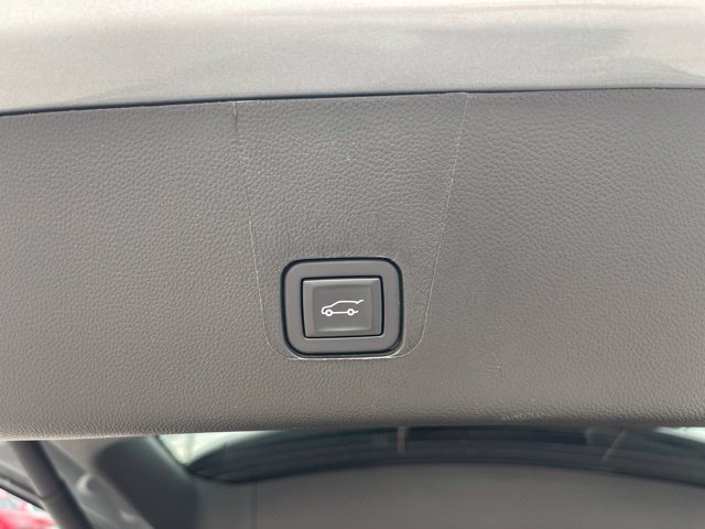 Used 2023 Chevrolet Traverse LT FWD image 39
