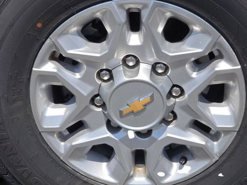 Used 2023 Chevrolet Silverado 2500 LTZ AWD/4WD image 22