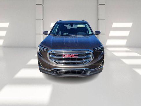 Used 2019 GMC Terrain SLT w/ Preferred Package image 2