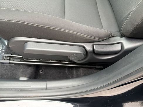 Used 2024 Hyundai Kona SE FWD image 16