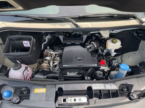 Used 2025 Mercedes-Benz Sprinter 2500 image 14