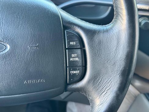 Used 1999 Ford E-250 and Econoline 250 image 43