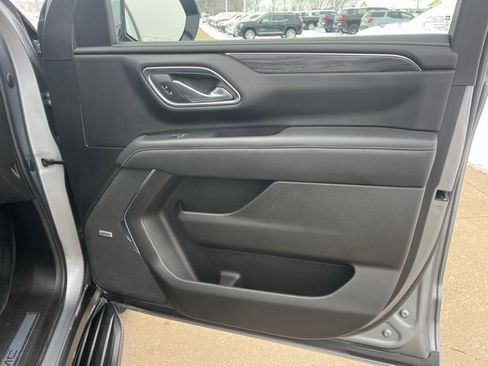 Used 2023 GMC Yukon XL SLT image 50