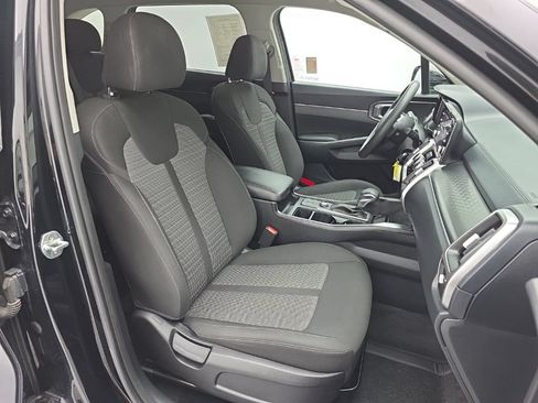 Used 2021 Kia Sorento LX AWD/4WD image 39