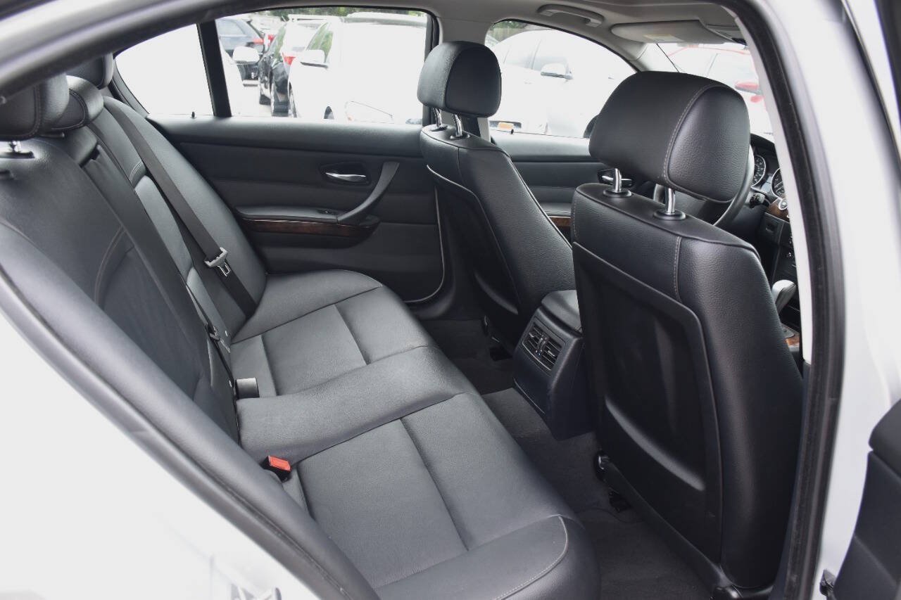 Used 2010 BMW 328i Sedan RWD image 10