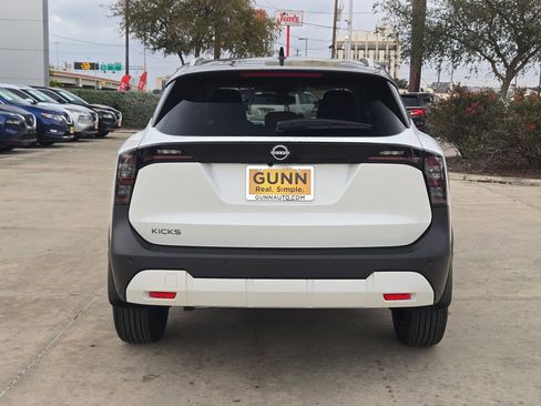 New 2026 Nissan Kicks SV image 4