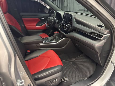 Used 2021 Toyota Highlander XSE AWD/4WD image 36