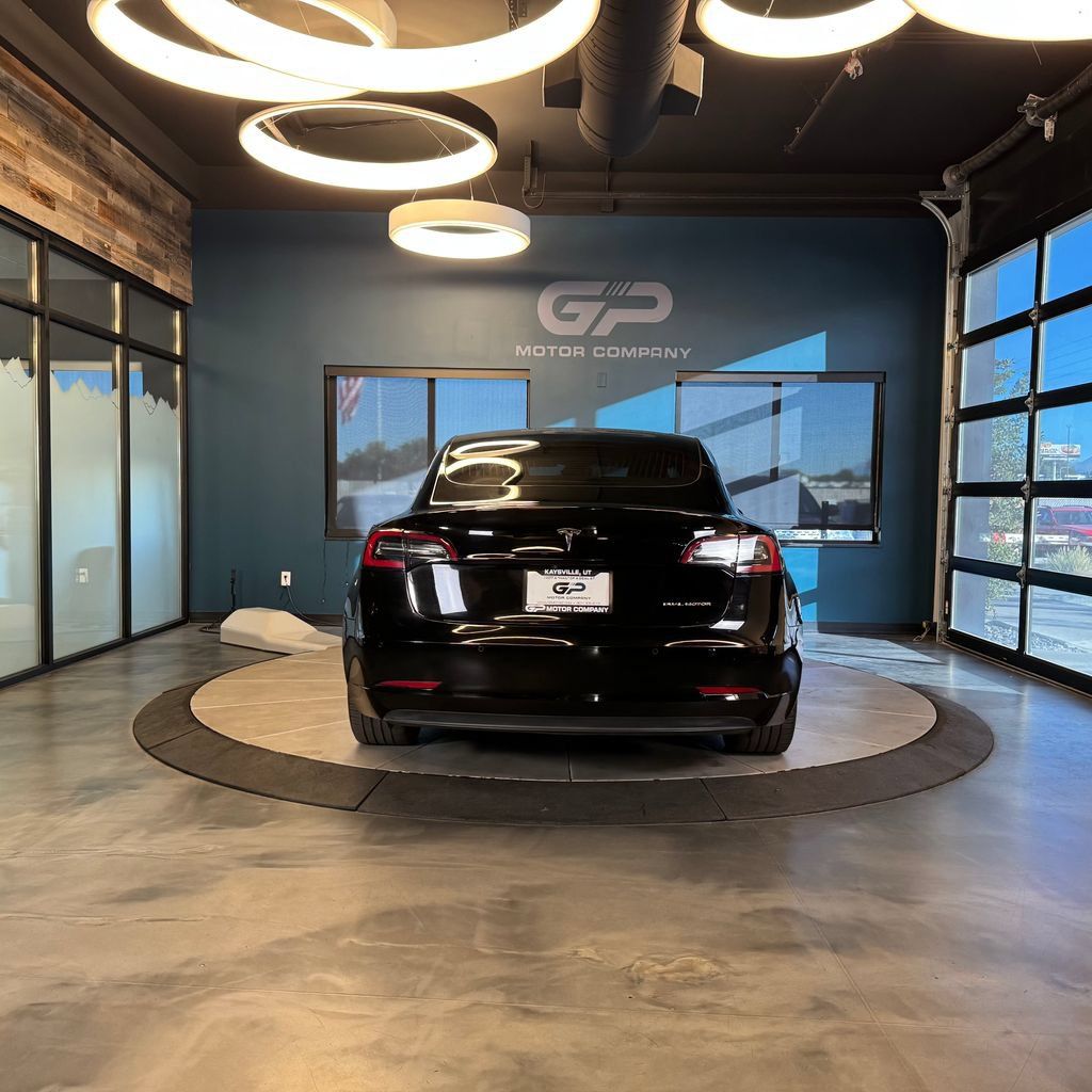 Used 2020 Tesla Model 3 Long Range AWD/4WD image 4