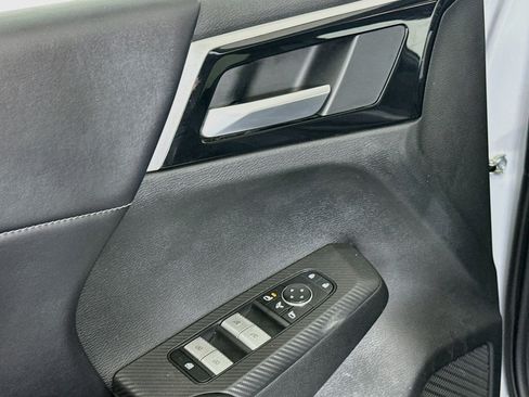 Used 2024 Mitsubishi Outlander SE AWD/4WD image 15