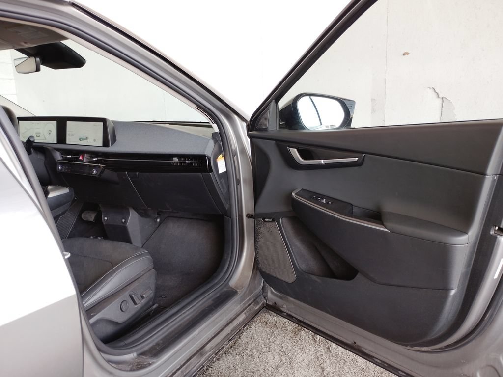Used 2024 Kia EV6 Wind w/ Wind Technology Package RWD image 10