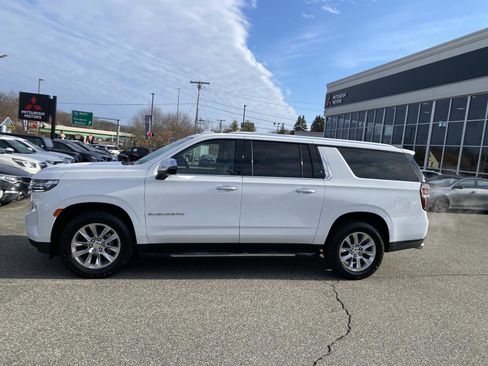 Used 2023 Chevrolet Suburban Premier image 2