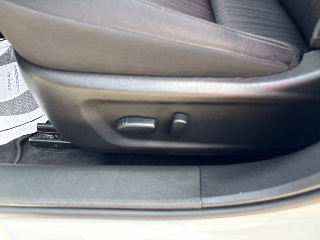 Used 2025 Nissan Altima 2.5 SV FWD image 15