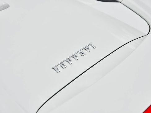 Used 2019 Ferrari 488 Spider RWD image 12