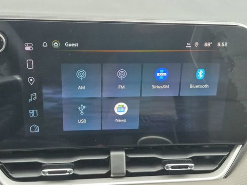 New 2026 Chevrolet Equinox LT w/ Convenience Package II AWD/4WD image 16