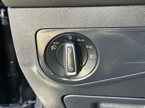 Used 2019 Volkswagen Tiguan SEL AWD/4WD image 39