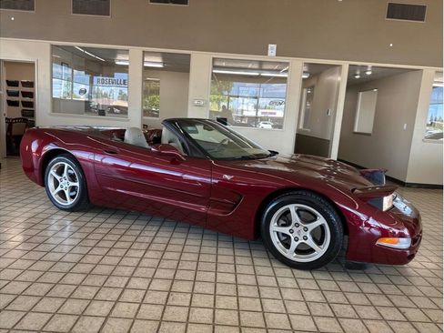 Used 2003 Chevrolet Corvette 50th Anniversary Edition w/ Preferred Equipment Group1 image 32