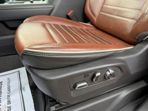 Used 2024 GMC Sierra 3500 Denali Ultimate AWD/4WD image 33