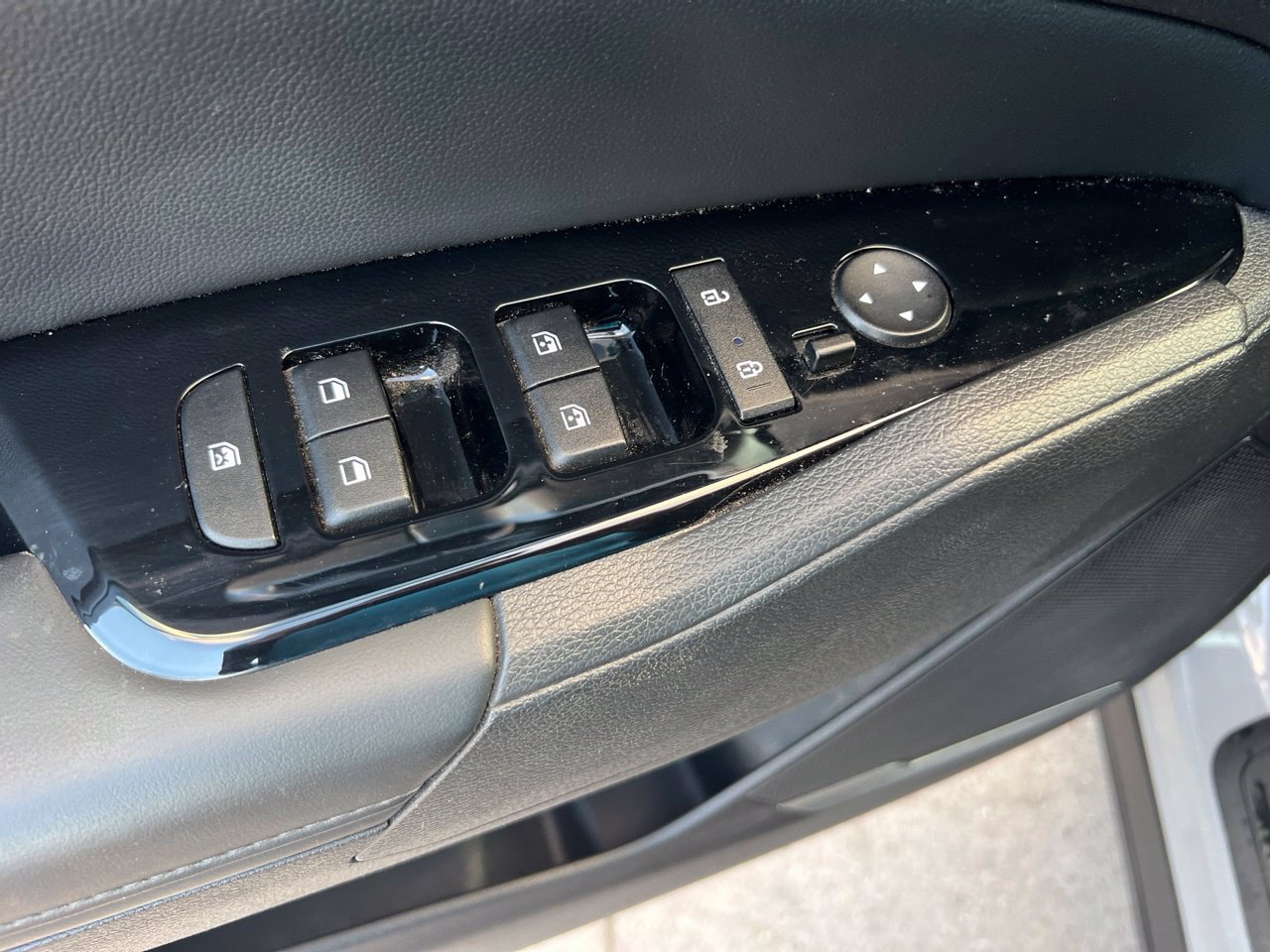 Used 2025 Kia Sportage X-Line AWD/4WD image 12