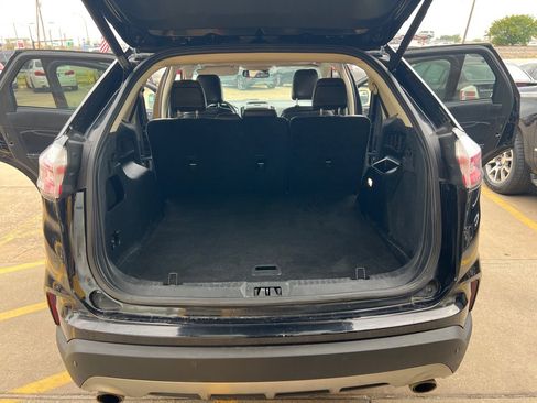Used 2020 Ford Edge Titanium FWD image 11