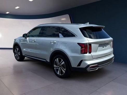 Certified 2023 Kia Sorento EX AWD/4WD image 3