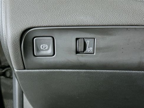 Used 2024 Buick Enclave Essence w/ Experience Buick Package image 17