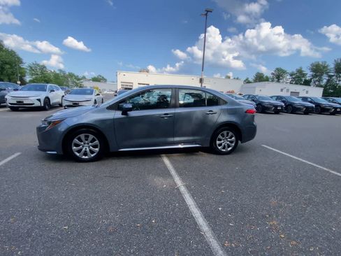 Used 2024 Toyota Corolla LE FWD image 9