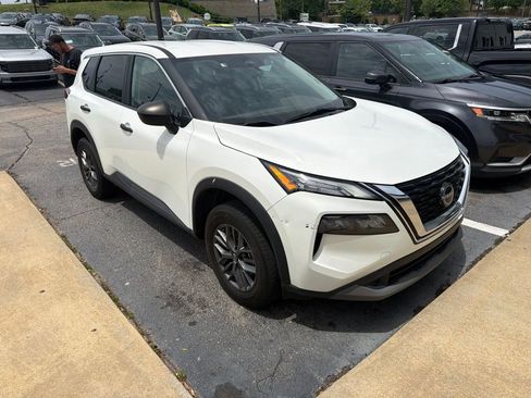 Used 2023 Nissan Rogue S FWD image 6