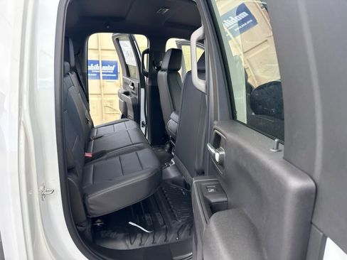 New 2025 GMC Sierra 2500 Pro w/ Convenience Package image 18