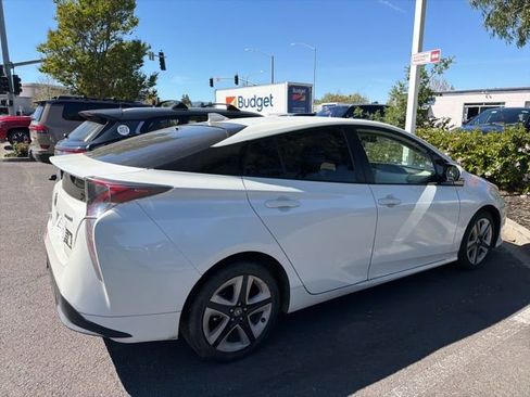 Used 2016 Toyota Prius Three Touring w/ Preferred Accessory Package image 8