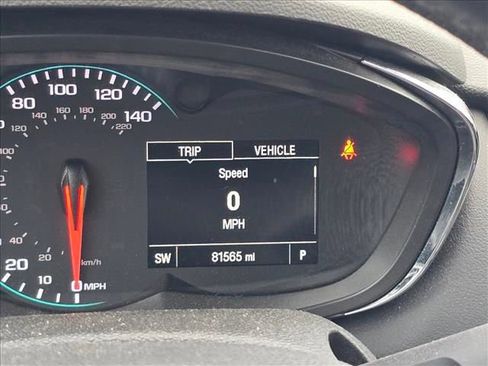Used 2018 Chevrolet Trax LT w/ LT Convenience Package FWD image 26