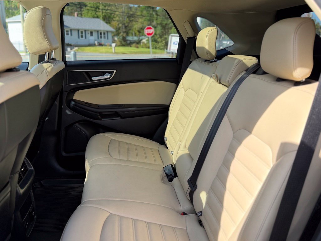 Used 2022 Ford Edge SEL w/ Convenience Package AWD/4WD image 5