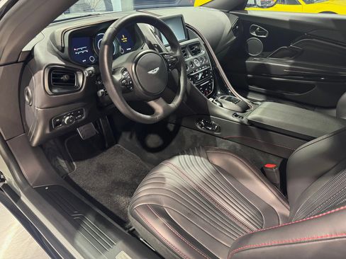 Used 2023 Aston Martin DB11 Volante RWD image 20