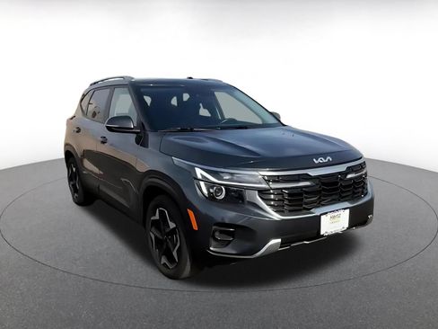 Used 2025 Kia Seltos S FWD image 3