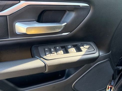 New 2026 RAM 1500 4x4 Crew Cab image 18