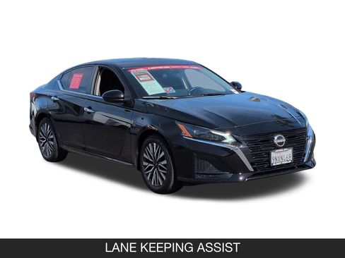 Certified 2024 Nissan Altima 2.5 SV w/ SV Premium Package image 2