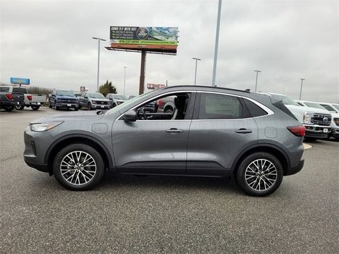 New 2025 Ford Escape Base w/ Class II Trailer Tow Package image 30