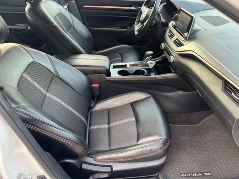 Used 2024 Nissan Altima 2.5 SR image 8