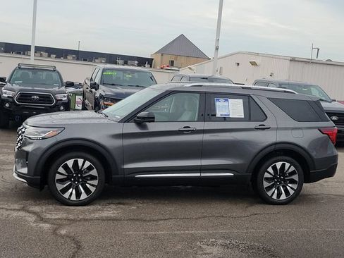 Used 2026 Ford Explorer Platinum w/ LUX Leather Package AWD/4WD image 2