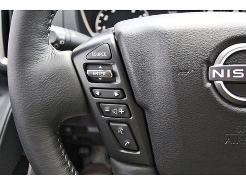 Used 2025 Nissan Frontier SV w/ SV Convenience Package RWD image 19