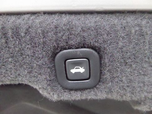 Used 2004 Cadillac XLR RWD image 35