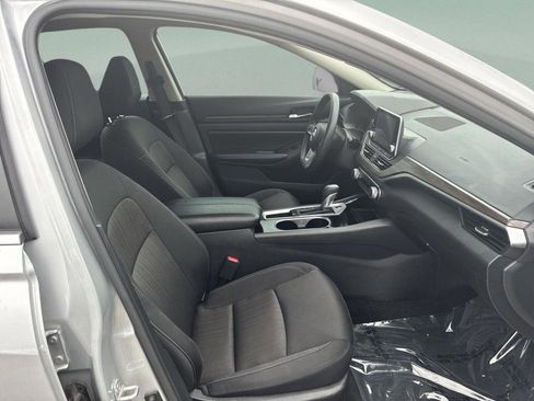 Used 2024 Nissan Altima 2.5 SV FWD image 21